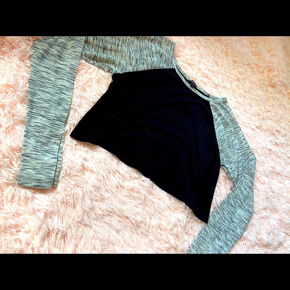 Long sleeved crop top